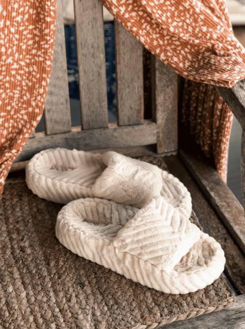 X4FH1358 off white Slippy Faux Fur Slide Sandals Women Roxy | Sandals