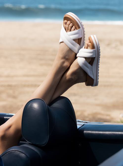 X4FH1400 white Veria Sandals Women Roxy | Sandals