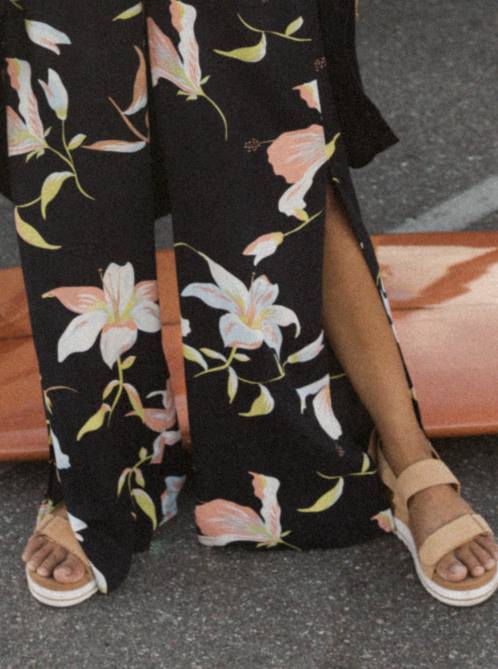 X4FH1413 tan Himari Sandals Women Roxy | Sandals