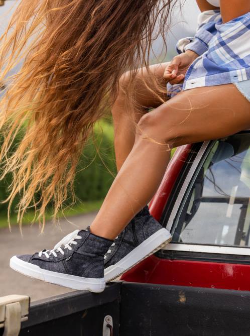 X4FH1371 black Rae Mid-Top Shoes Women Roxy | Sneakers